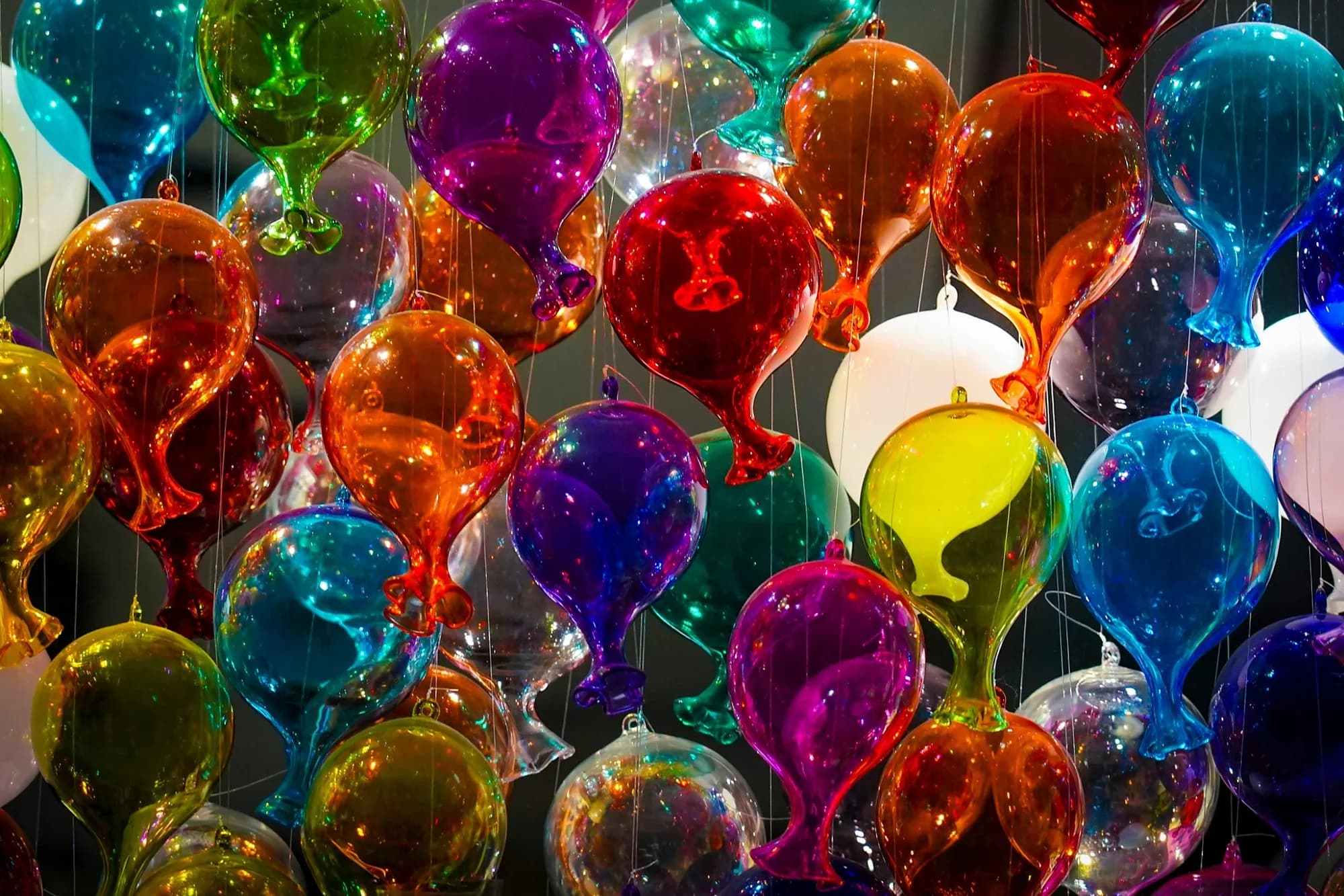 Dettagli in vetro artistico colorato di Murano